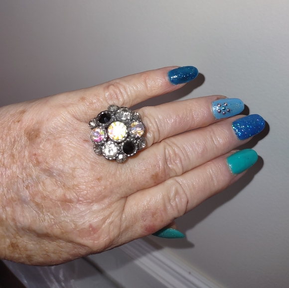 Bursting Crystals Cocktail Ring - Picture 11 of 12